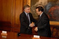 ¿Cómo se determina el precio de mercado en operaciones vinculadas?