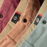 Dockers rebaja al 50% de descuento unos de sus míticos pantalones por menos de 45 euros para ahorrar este verano