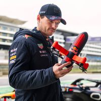 El único rival capaz de seguir a Max Verstappen ahora mismo es un dron que vuela a 350 km/h