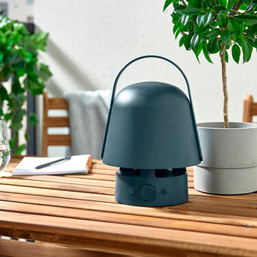 Ikea tiene la luz de exterior con altavoz que nos ayudará a crear ambiente en la terraza o el balcón