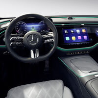 TikTok, Inteligencia Artificial y cámara para hacer 'selfies': no es un smartphone, es el nuevo Mercedes-Benz Clase E