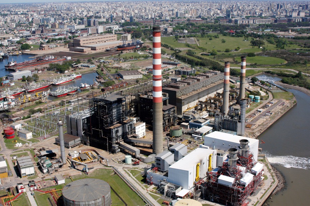Las empresas más poderosas del mundo quieren dejar atrás la gasolina. La razón no es el clima, es el dinero 