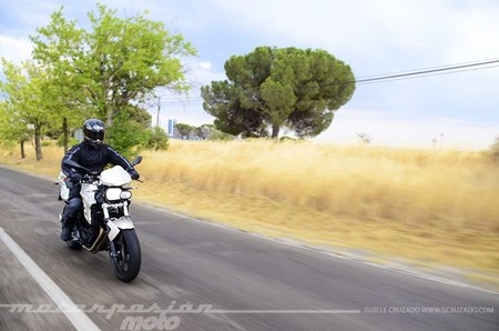 BMW_F_800_R_gcruzado