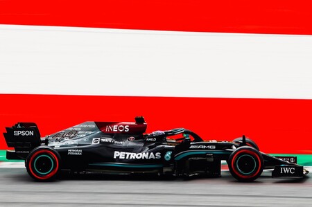 Lewis Hamilton lidera un doblete para subir la moral de Mercedes en el Red Bull Ring