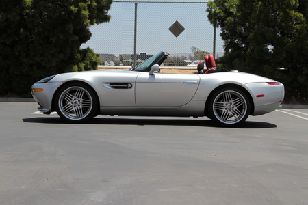 ¿Por qué el BMW Z8 Alpina tenía menos potencia que el modelo original? Te lo contamos con este que sale a subasta