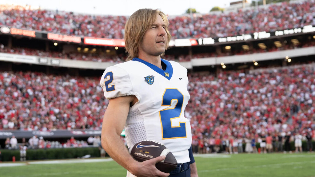 'Chad Powers' tendrá temporada 2. Glen Powell seguirá divirtiéndonos en Disney+ con su descacharrante comedia