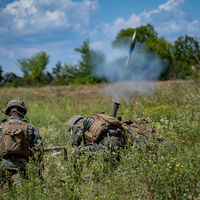 De imprimir drones a mirar láseres, 300 informes han revelado que el manual de batalla de Irán tiene un nombre: Ucrania