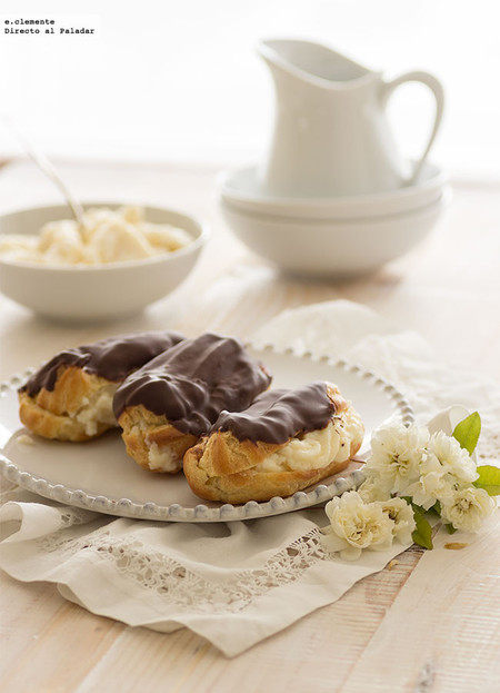Eclairs de crema y chocolate. Receta