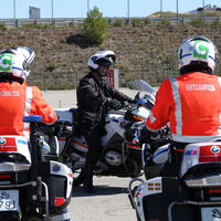 Dos mujeres de la Ertzaintza piden que cambien sus motos de 300 kg porque pesan demasiado