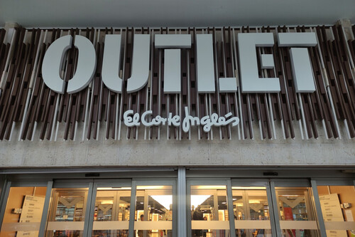El Corte Inglés prepara en su outlet una liquidación de calzado a 10 euros: sandalias, zapatillas y más    