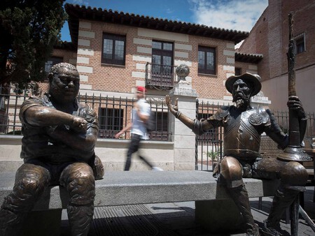 Estatua De Quijote Y Sancho C Turismo De Alcala De Henares