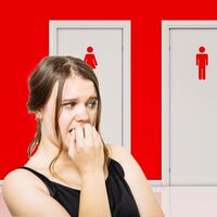 ¿Eres incapaz de ir al baño fuera de casa? Se llama parcopresis y así puedes solucionarlo  