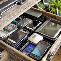 Tu viejo smartphone o esa tablet que tienes olvidados en un cajón podrán acabar en las baterías de tu próximo coche eléctrico