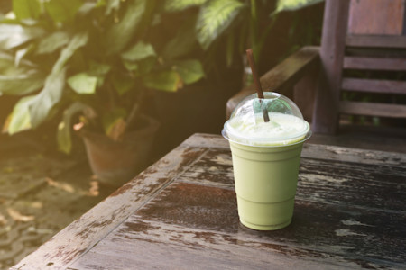 Smoothie de yogurt y té verde por 57kcal