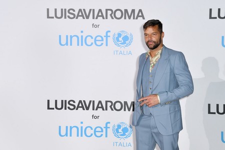 Ricky Martin de flores y mocasines para un look que no convence en la Unicef Summer Gala