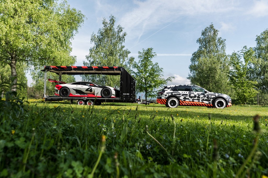 El Audi E Tron Prototype En El Worhersee 02