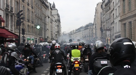 París también estudia prohibir los vehículos antiguos en el centro