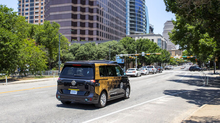 Volkswagen Id Buzz Robotaxi 2