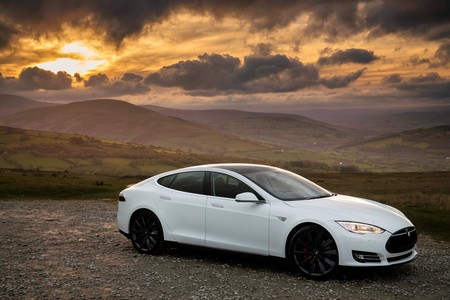 Tesla Model S 2
