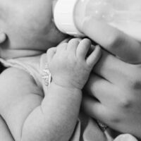 Tres bebés ingresados con daño cerebral y raquitismo tras ser alimentados con fórmulas caseras basadas en una dieta alcalina 