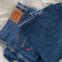 El outlet de Levi's desploma a mitad de precio los vaqueros 502 que mejor sientan y en todas las tallas  