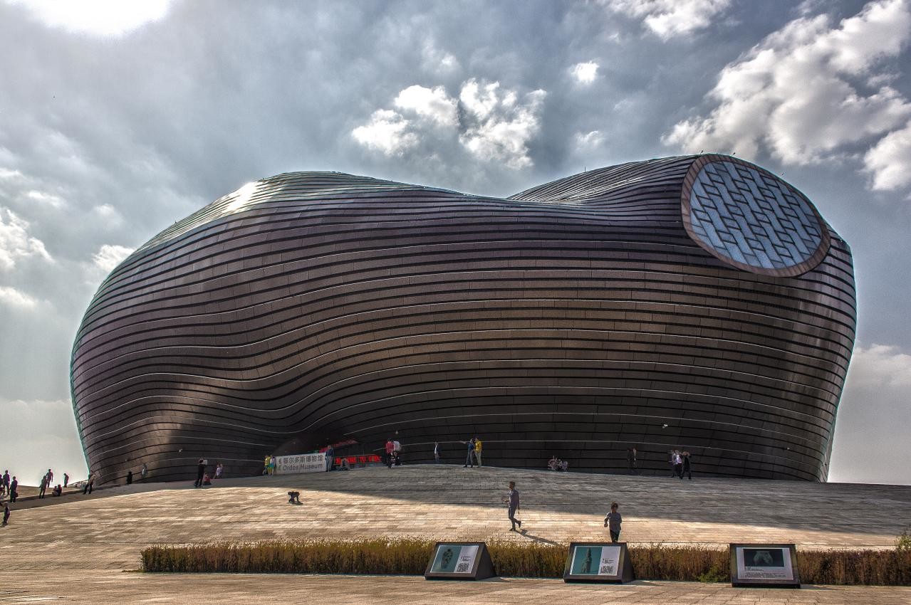 Museo de Ordos (China): un homenaje al desierto inspirado en los Simpsons y la arquitectura futurista