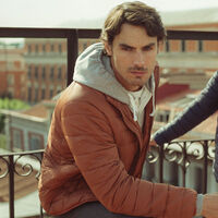 Aprovecha las rebajas de Black Friday en Cortefiel: hasta un 50% de descuento en todo tipo de prendas de temporada 