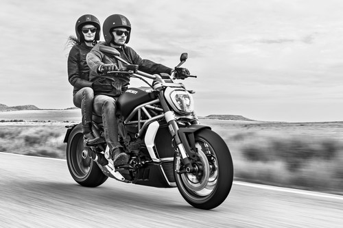 ¿Cómo ser un buen pasajero en moto? Cinco consejos que te harán la experiencia mucho más disfrutable