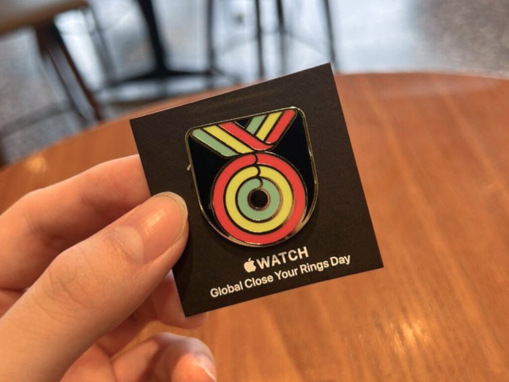 ¿Quieres este pin que está regalando Apple para celebrar el décimo aniversario del Apple Watch? Así puedes conseguirlo ¿Quieres este pin que está regalando Apple para celebrar el décimo aniversario del Apple Watch? Así puedes conseguirlo