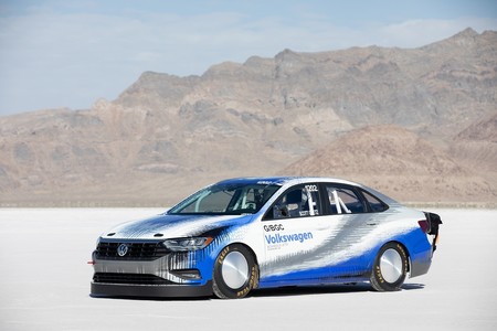 El Volkswagen Jetta Bonneville fue, vio y venció en Salt Flats a más de 335 km/h