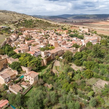 El pueblo medieval de Guadalajara que es uno de los más bonitos de España y su muralla compite con la de Ávila