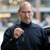 La secretaria de Steve Jobs llegó tarde al trabajo porque su carro no arrancó, le dio las llaves de su Jaguar y le dijo: "no vuelvas a llegar tarde" 
