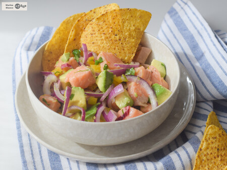 Ceviche de salmón, la receta saludable y súper fácil para refrescar tus menús en casa