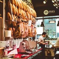 El Corte Inglés vuelve a liquidar jamones ibéricos al precio más barato: 8 kilos con la mejor calidad y sabor