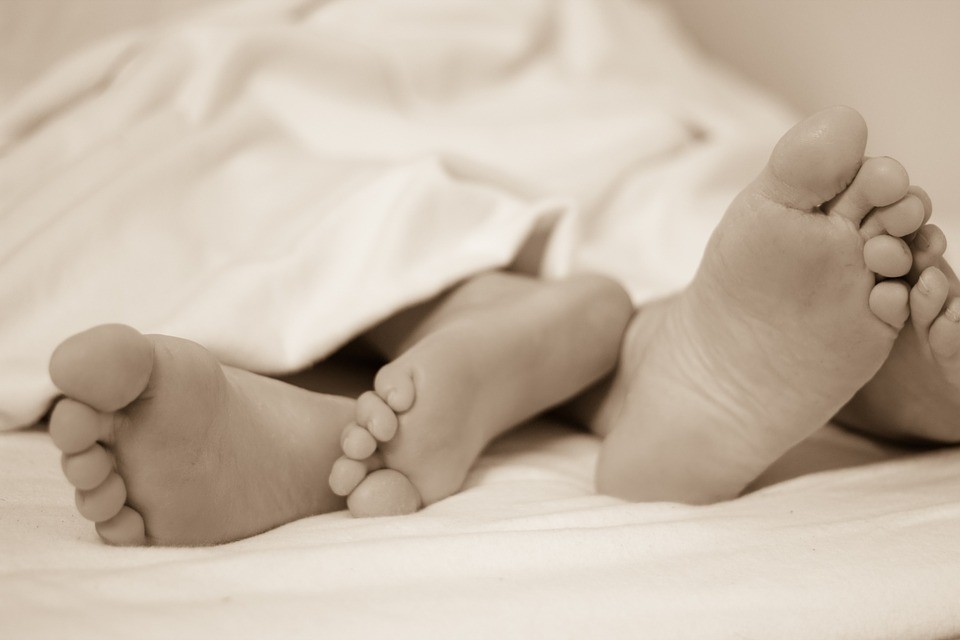 El momento en que te inicias en el sexo puede estar determinado por tus genes