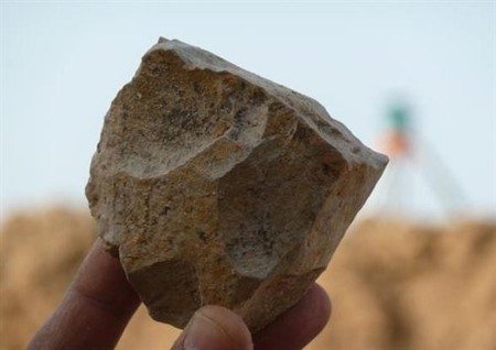 Estas herramientas de piedra y un hogar para nuestros ancestros medio millón de años antes de lo pensado