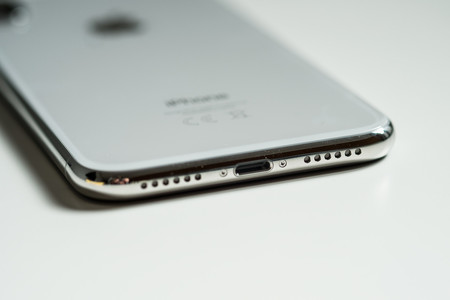 Apple quiere diseñar los chips de gestión de energía para el iPhone y provoca daños colaterales