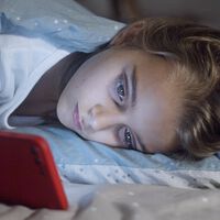 La falta de sueño es el problema de salud más grave en los adolescentes: cómo cambiar hábitos para mejorar el descanso 