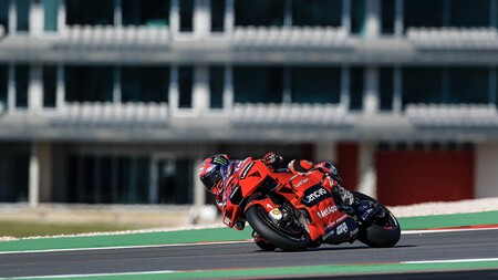 ¡Brutal! Pecco Bagnaia logra su quinta pole position seguida y lidera otro doblete de Ducati en Portimao