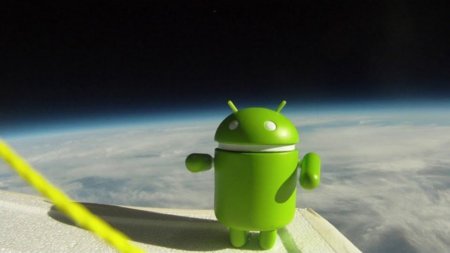 La imagen de la semana: Una flota de Nexus S viaja al espacio