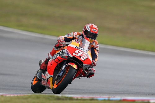 Marc Márquez juega con Andrea Dovizioso para conseguir una aplastante victoria en Brno