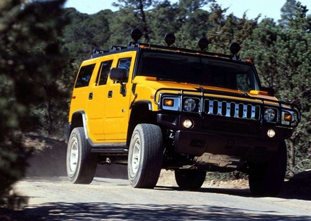 Hummer H2, recordando al SUV que te hacía sentir que viajabas en un tanque de guerra por la ciudad