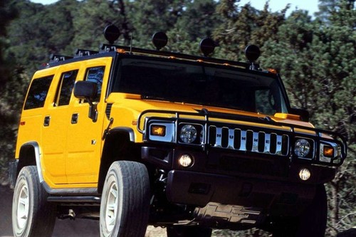 Hummer H2, recordando al SUV que te hacía sentir que viajabas en un tanque de guerra por la ciudad