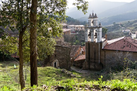 Pueblo Cascada Bonito Escapada Otono Caceres Espana Cerca