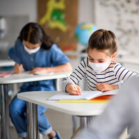 Vuelta al cole 2021-2022: mascarillas obligatorias, menos distancia interpersonal y presencialidad en todas las etapas