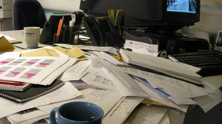 Notas adhesivas, tarjetas y cómo es imposible abandonar el papel en las empresas