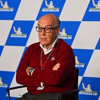 "No voy a decir quién, pero hay alguno que no debería estar". Carmelo Ezpeleta confirma que quiere limpiar MotoGP de españoles 
