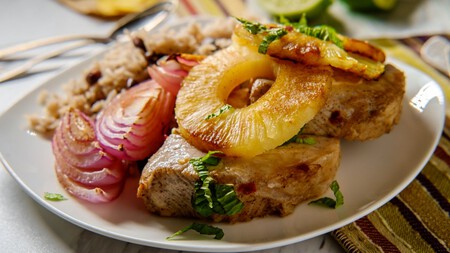 Cómo sazonar chuletas de cerdo a la hawaiana, una receta fácil y deliciosa en solo 30 minutos