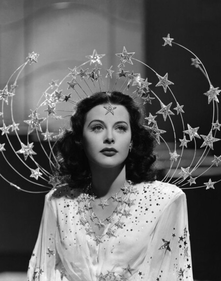 Hedy Lammar com coroa. Créditos: 	Donaldson Collection/GettyImages