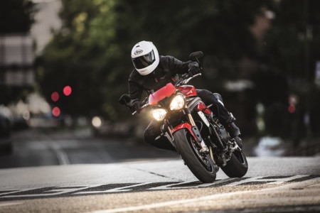 Triumph Speed Triple 2016 03